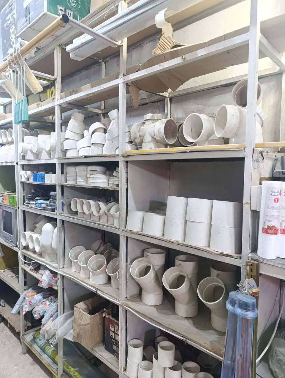 يالله محل انشائيه للبيع بشارع المطار الجديد بدايه شارع الشفلات السعر ثلاثه مليون ونص بس الغراض والمحل اجاره 150الشهر  اي استفسار اتصل وبيك خير ودلل ***********
