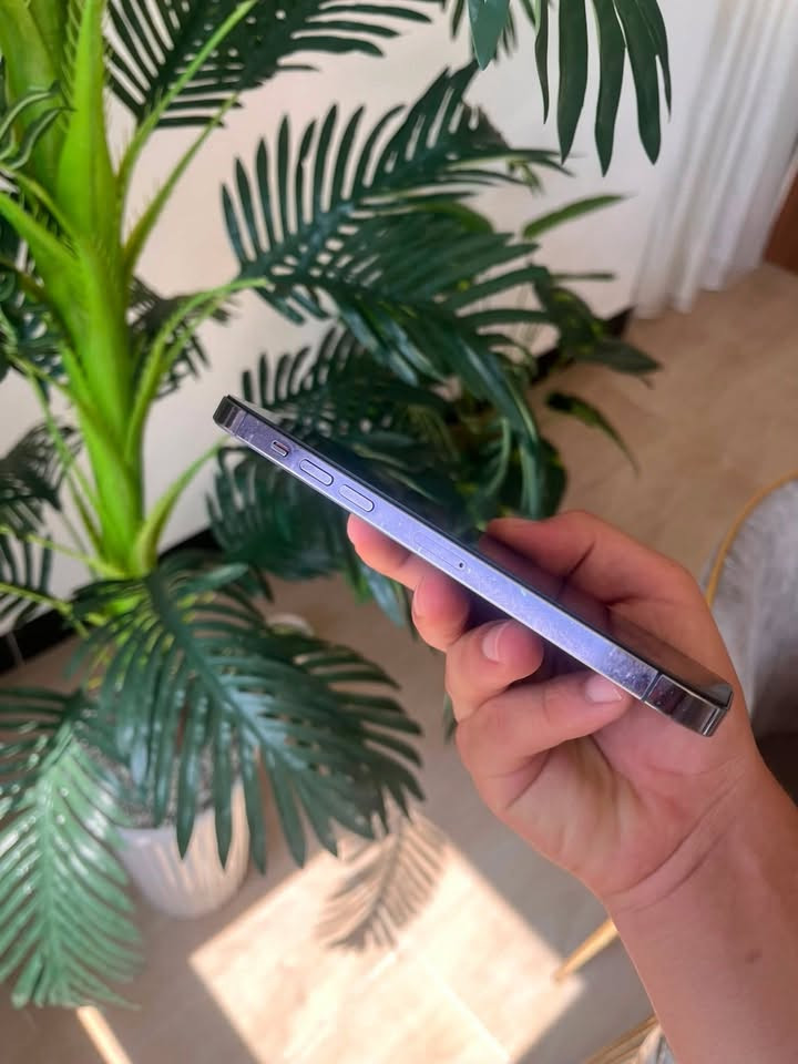 📱 للبيع: آيفون 14 برو ماكس (iPhone 14 Pro Max)
الذاكرة: 256 جيجابايت.
 النظافة: الجهاز نظيف كلش وبحالة ممتازة من ناحية المظهر والاستخدام.
 منفذ الشريحة: سيم كارت واحد.
🛠️ حالة الجهاز (بكل أمانة وشفافية):
 المستبدل: مبدل شاشة وبطارية فقط.
 النواقص: زر خفض الصوت عاطل فقط (تكدر تتحكم بالصوت من الشاشة طبيعي).
💵 السعر والموقع:
 السعر: 700 ألف دينار عراقي (وبيه مجال قليل للشراي).
 الموقع: بكرة جو - شارع عوال.
📞 للاستفسار والتواصل (واتساب):
 رقم الهاتف: ***********
