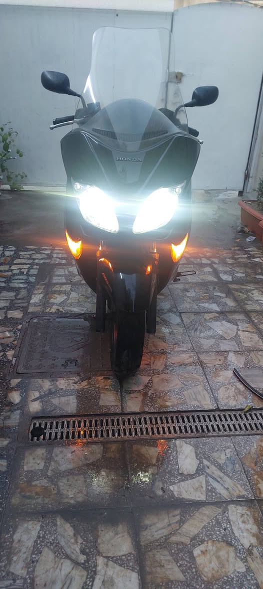 فورزه ٠٨ كير ٦ مكينه بلادي ما مفتوحه خرسه شلعه او معدل حماوه ما تعبر النص تخم تاير جديد منضومه زنون  دراجه رونه واحد او نص ثابت ما ناقصه شي بس بنز كلج خلفي شويه تعبان  اوراق كاملهالسعر ٩٥٠ او بيه مجال بسيط مكلني بغداد حي العامل الرقم ***********
