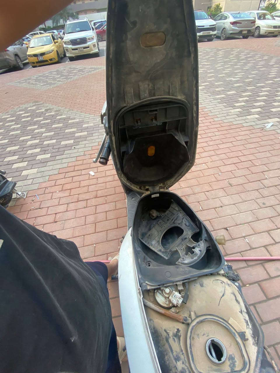 للبيع دراجه هوندا دايو 140 دراجه طافيه عطلها عقل ابيع كوم حديد المحرك مالها شغال بس الدراجه متروكه صار 6اشهراستفسار *********** واتساب فقط
