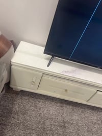 ميز بلازما • قابل للتوسيع ٢٠٠ • جديد ونضيف