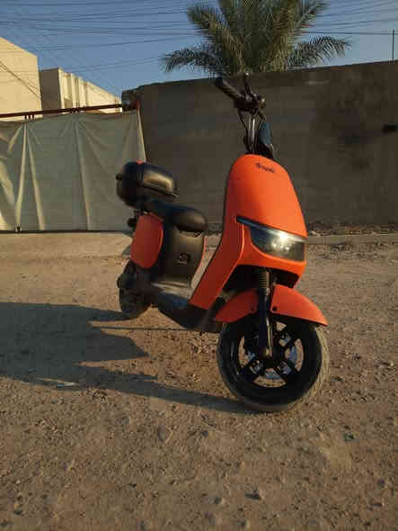 اسلام عليكم للبيع دراجه 🛵شحن من شركت الريان المواصفات حساس بريك تايرات جدد السرعه الحققيه 62 السعر 500 و بي مجال حك الجيه  الهاتف ***********.
