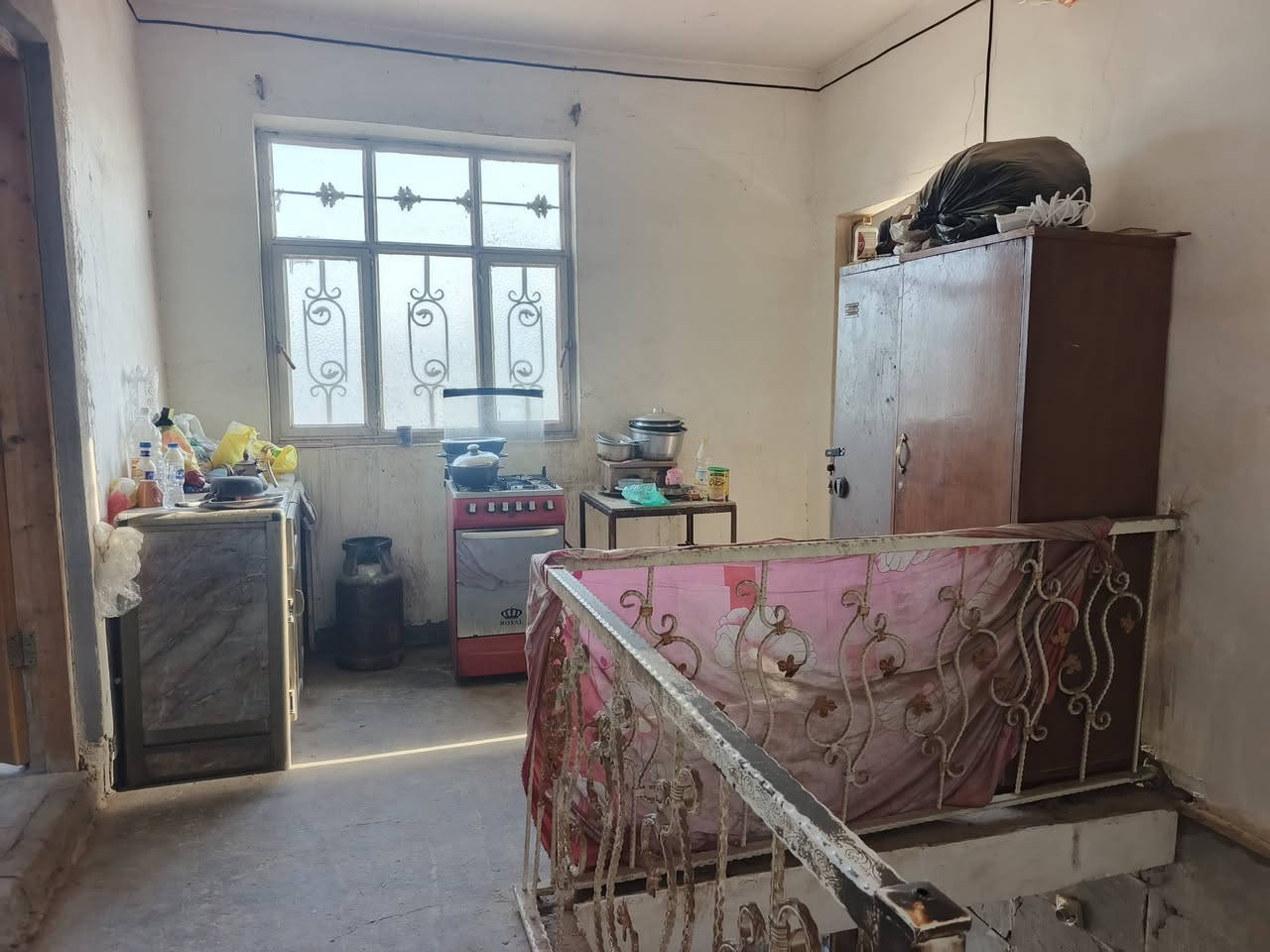 للبيع بيت  زراعي المساحه ١٢٠ متر طابق ونص العنوان بغداد قرب شقق بسمايه منطقة جبور السعر ٤٠ مليون ***********
