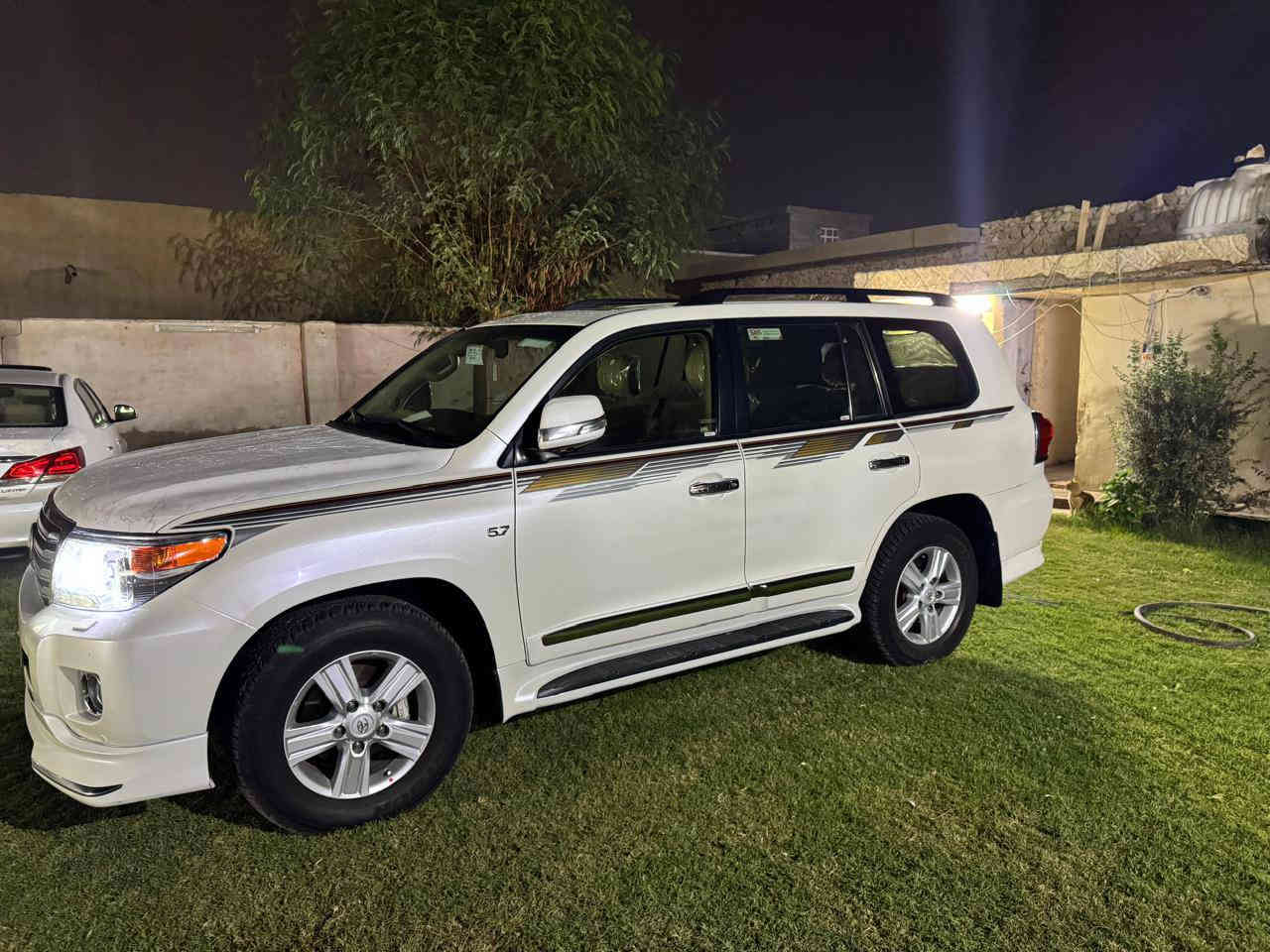 سلام عليكم لاندكروز 2013 VXR مواصفات لكزس محرك 8.75 خمس بصمات صندوق كهرباء عداد زيبق خمس كامرات سيدي سته أقراص جنجر ثلاث شاشت بلاديه تشغيل عن بعد مري قلاب مري شفط كراسي تدفئه تبريد هيترات رادار امامي ستيرن كهرباء حزن ميموري كشانه لخلفيه كهرباء داخل صاج ملكي فول مواصفات أعلى فئه بيه هواي مواصفات كفاله عامه من صبغ تبديل بارد كفاله من رصعه شخط كير محرك برغي مامفتوح بيه سياره كله عله وضع شركه سبير شركه مانازل ارضيات شركه مامشدوده اطفائيات عدت شركه بصمات شركه ثنين كلهن بيه ماشيه 93 حقيقي سياره مال جناي وبسمي سعر 390 وبيه مجال لعنوان لانبار رمادي رقم لهاتف ***********
