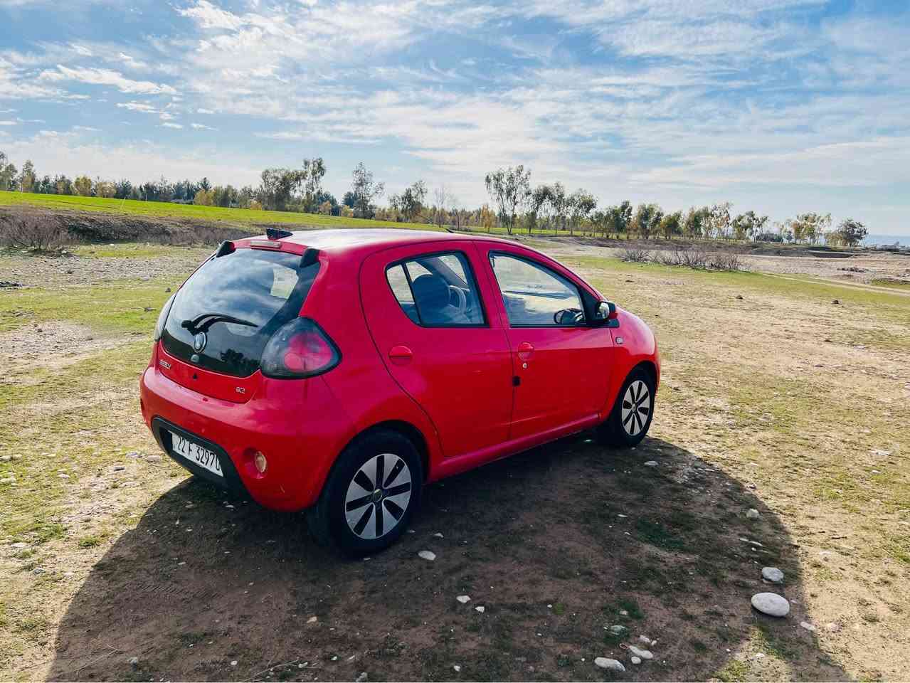 جيلي باندا موديل 2013
سنةويه جديد حته 2028شرط تحويل 
كيرمحرك بشرط كير اوتوماتيك 
كهرباء بشرط 
مواصفات جام كهربائي قفل مركزي ريمونت كونترول 
تاخم تايرات جديد 
تاخم صدر خلفي جديد 
تبريد تدفيئة شغال 
سيارة بية جاملخ امامي سةكن صبغ بدون دواخل 
بيه رجعات من اطراف 
سعري 48
عنوان كركوك 
*********** كركوك, العراق
