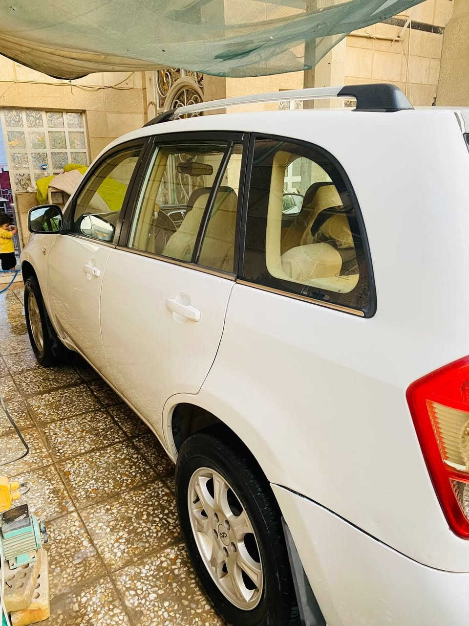 السلام عليكم شيري تيكو موديل ٢٠١٤ كير ميكانيكي السياره كفاله عامه من كلشي كير مكينه صدر تبريد بدون صبغ السياره بوضع الشركه رقم بغداد مشروع وطني كفاله من كلشي ترايك وين متريد السعر ٧٣ او بيها مجال *********** حي الجهاد الاساتذه
