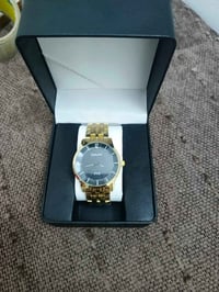 ساعة يد • للبيع