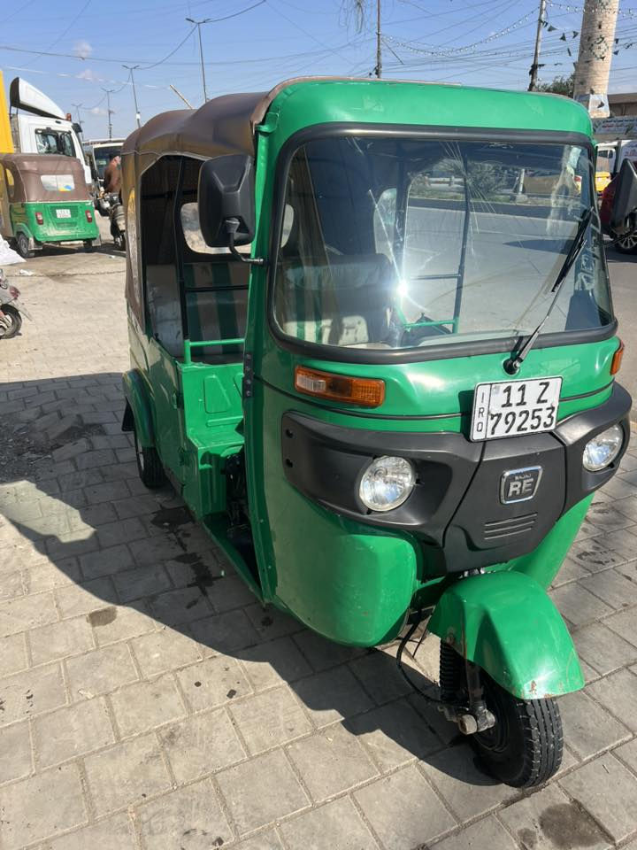 السلام عليكم
تكتك موديل ٢٢ شهر ثالث مكان حي اور رقم إنكليزي 

السعر ٨٨٠٠ 

الرقم ***********
