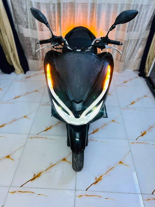 السلام عليكم PCx  جيل الثالث ياباني،مال رمبه،جديد مكفوله كفاله عامه،لوك مكينه برغي ممفتوح،بيه شلعه معدل فول حساس،ازدحام حساس،ستان كله شغال ماشيه ٢٨ حقيقي لوك العنوان بغداد الكراخ السعر مليونين و٢٠٠ وبيه مجال اله الهاتف *********** اتصل وبيك خير ودلل
