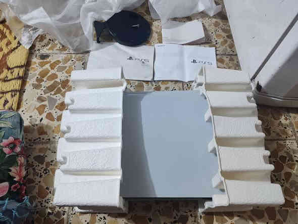 السلام عليكم شباب عندي بلي فايف فات نضيف بلجيس مامستخدم قليل فقط البلي وملحقاتة الأصلي السعر ٥٠٠ وبي مجال مكاني بغداد شعلة
***********
