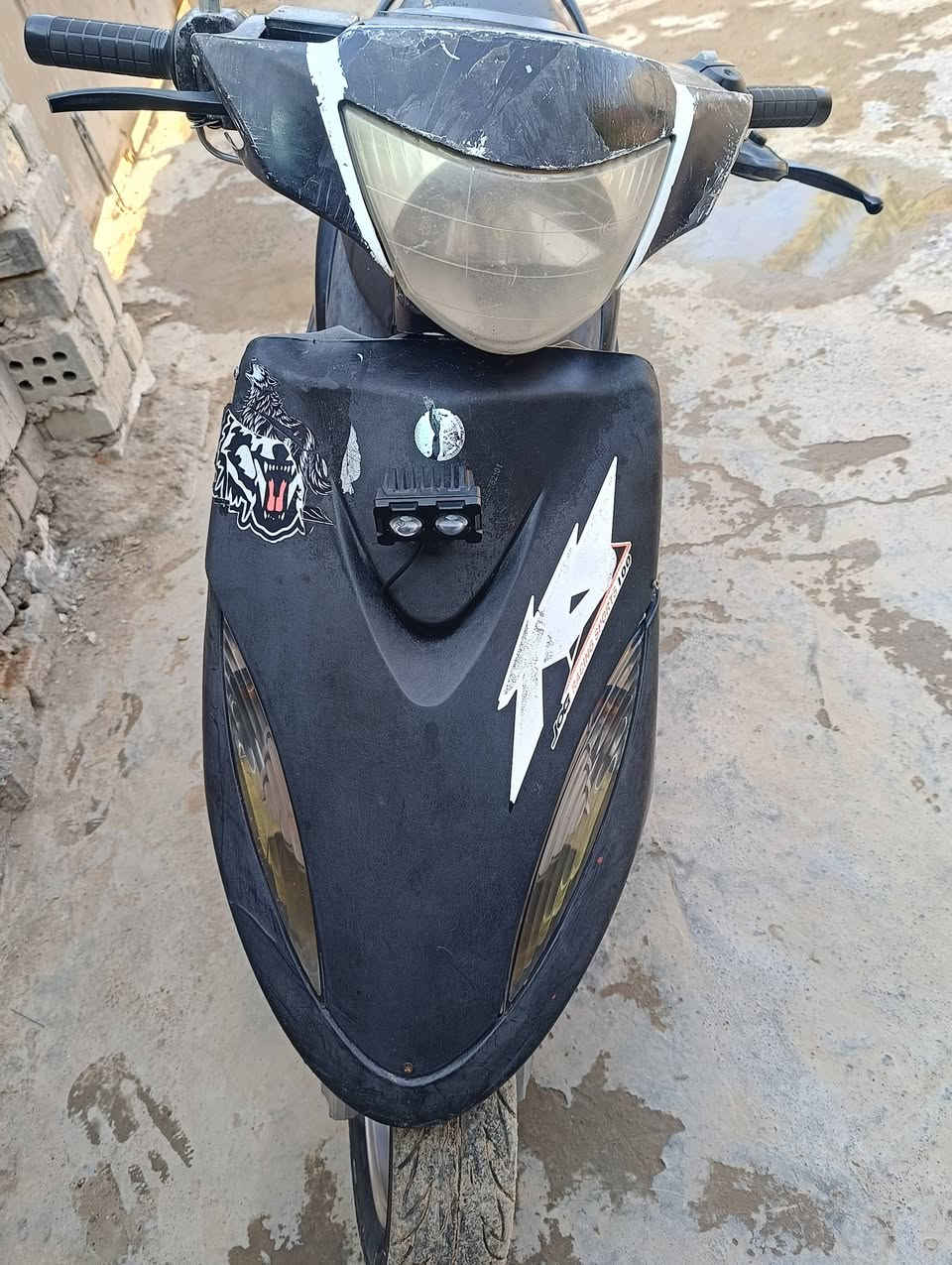 سلام عليكم
دراجه ماكس للبيع بيه تزويد 
كهربايات كله شغاله سلف هندر اوراق اصولي 
سعر 500 بيه مجال *********** مكاني بغداد نهروان
