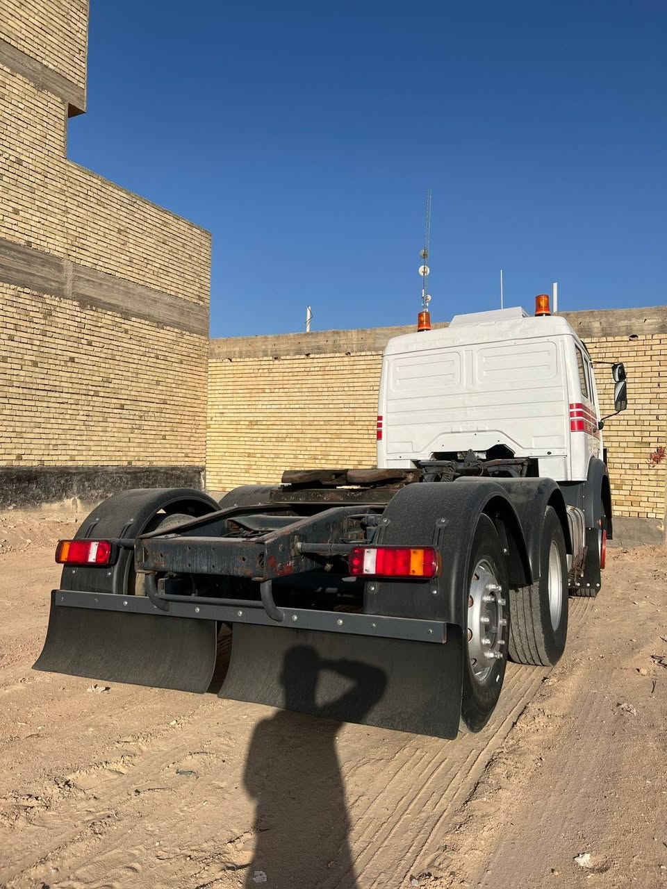 ✅ ✅ للبيع البي مكينه 130 محسن لابخار ولاتنقيص كير 55سنكل خلفي الاتصال من 7 صباحآ إلى 9 مساء الاستفسار ***********✅ السعر 190 وبيه مجال
