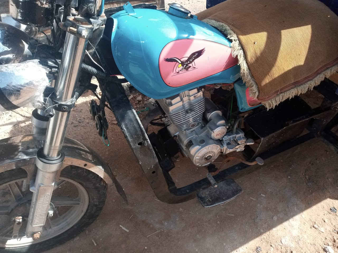 ستوتة نضيفة كلهة شغالة بدون اوراق سعر ٧٠٠ قفل كربلاء الحر بدي نضيف مابيهة خياس ***********
