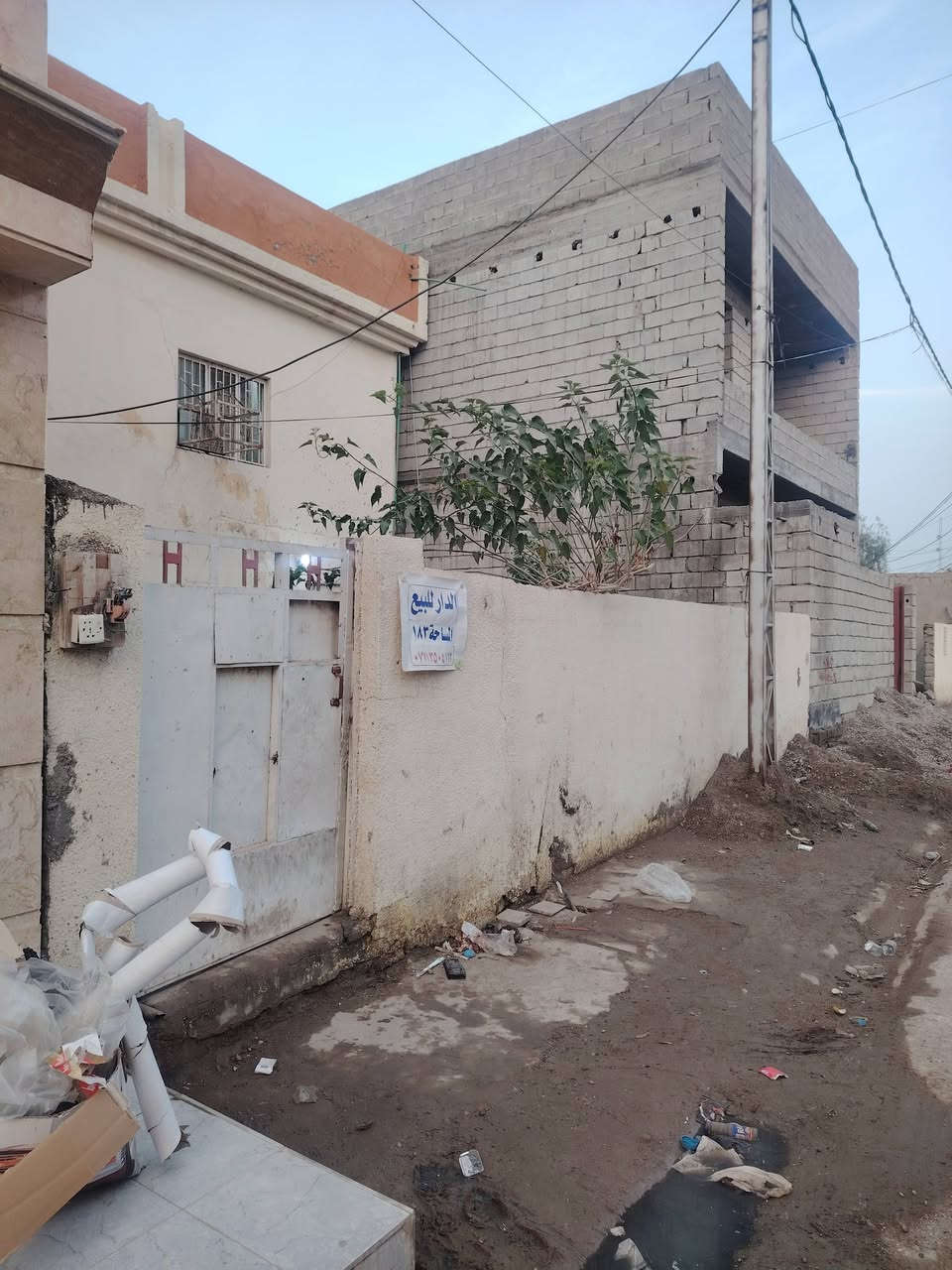 دار للبيع !!
ملاحظه الدار يباع كقطعه أرض
المساحه 175 متر
بواجه 8.75 متر ونزال 20 متر
موقع الأرض حي المعلمين مقابل فلكه الشهداء بصف الركن
السعر مناسب بالمقارنة مع الموقع
للاستفسار ***********
أو الخاص اهلا وسهلا
