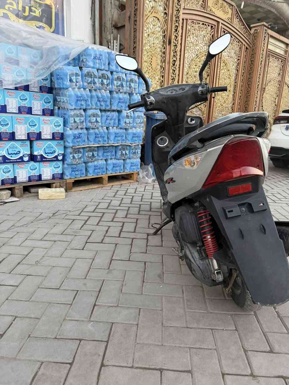 السلام عليكم دراجه ثعلب 140 البيع دراجه حلوه مكينه ناعمه نقص بس ستان وكيلون جنطه فقط  تعليك اي شي بعد مابيهة البيع سعر 500وبيهة مجال عنوان مدينه الصدر كياره هاذ رقمي ***********
