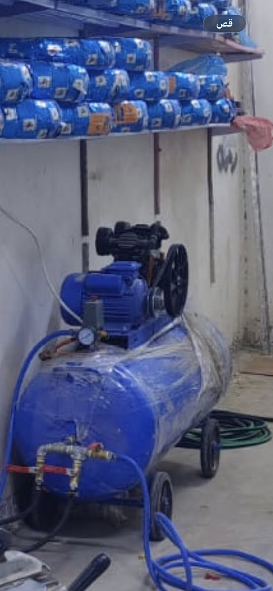 سلام عليكم كمبريسر للبيع 
 مستعمل استعمال شهرين فقط اخو الجديد
حجمه 250 لتر الملف مالته نحاس شرط 
السعر 550 الف وبيه مجال بسيط 
العنوان/ السماوه


**إذا كنت صاحب هذا الإعلان وتريد حذفه لأي سبب، رجاءا أرسل رسالة إلى الدعم الفني**