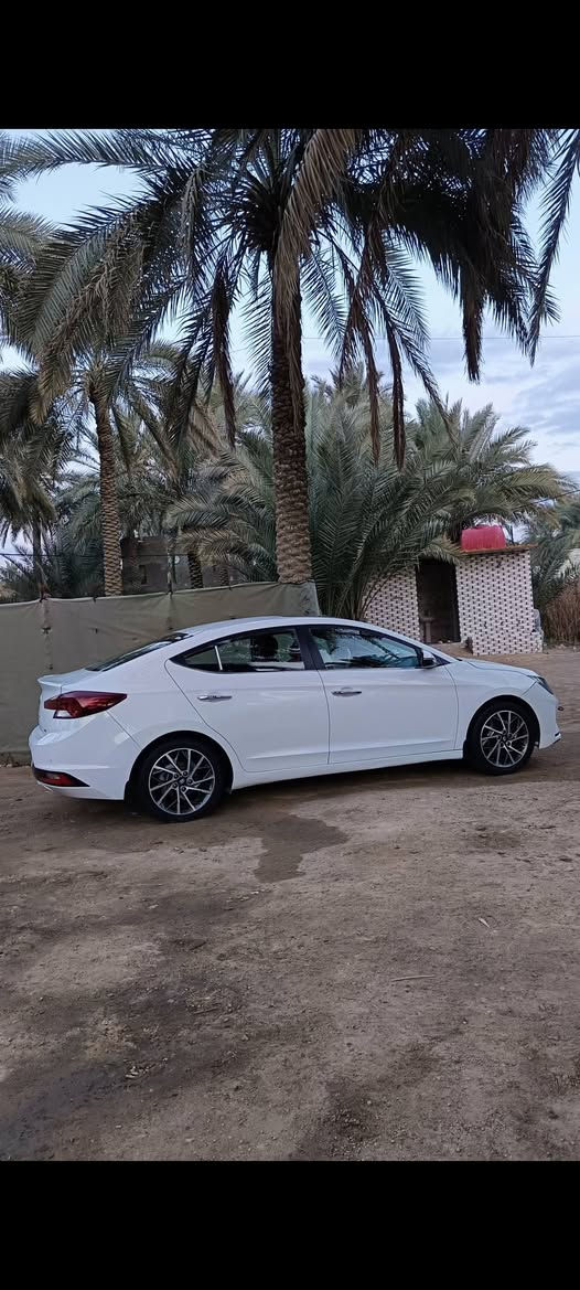 السلام عليكم النترا 2020 للبيع ما بيها ولا قطعة امبدله بس  نواعم قليله على البارد وأحد على واحد مطلوبه 5 أشهر أو تفك او راعيها متواجد او وكالة اب اسمي كير حداديه فول مكينه خير من الله المكان كربلاء طويريج السعر 145 او بيها مجال الرقم ***********
