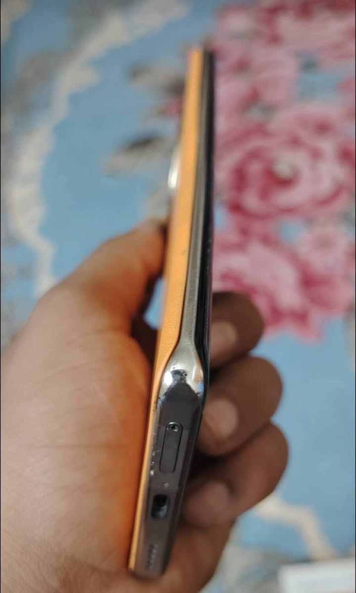 سلام عليكم  جهاز هونر x9bلبيع مبدل شاشه مكان ناصريه قضاء رفاعي سعر 150 وبي مجل رقمي ***********
