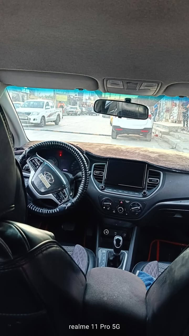 سيارة 🚗 اكسنت موديل 2023 كيرａｔ محرك شرط هيئة غرامات صفر رقم 📱 نينوئ شرط التحويل التواصل علئ الرقم *********** بيها منضومه غاز ⛽
