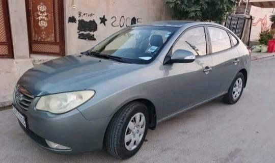 🚗 للبيع | هيونداي إلنترا 2011
🔹 اللون: نفطي

🔹 المحرك: 1600، ما مفتوح

🔹 الكير: عادي

🔹 الممشى: 261 ألف كم

🔹 السنوية: مجددة لغاية 2028

🔹 السيارة باسمي وشرط التحويل

🔹 أوراقها كاملة والتحويل فوري

🔹 التواير الأربعة جديدة

🔹 التبريد ثلج

🔹 السيارة جاهزة

الملاحظات:

باب السايق بيه علّة باردة.

السقف بيه شبر مكحول.

باب الراكب بيه صبغ لحد المصطرة.

صفراية الكير للغيار الثالث (3) رايحة.

💰 السعر: 100 ورقة، قابل للتفاوض .

📞 للاستفسار: ***********
