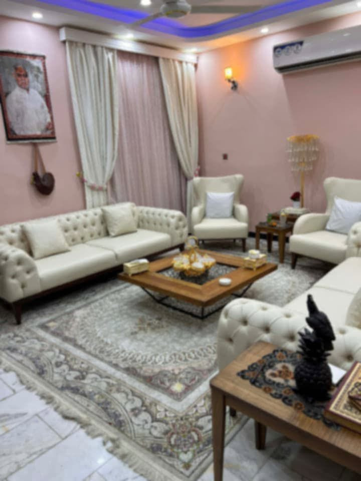 متوفر بيت لبيع الامل ٢ طابقين ٢٥٠ متر موقع ركن على شارع ٢٠ قريب النافورة الكبيره يحتوي الطابق الاول على غرفه واستقبال وصاله ومطبخ وصحيات عدد ٢ وكراج كبير يتسع سيارتين وحديقه كبيرة 
الطابق الثاني يحتوي على ٣ غرف نوم واحد ماستر وصحيات عدد ٢ومخزن كبير على سطح يحتوي ايضا على ديكورات وسحبات ورق جدران من ضمن البيت المطبخ تركي تفصال درجه اولا


**إذا كنت صاحب هذا الإعلان وتريد حذفه لأي سبب، رجاءا أرسل رسالة إلى الدعم الفني**