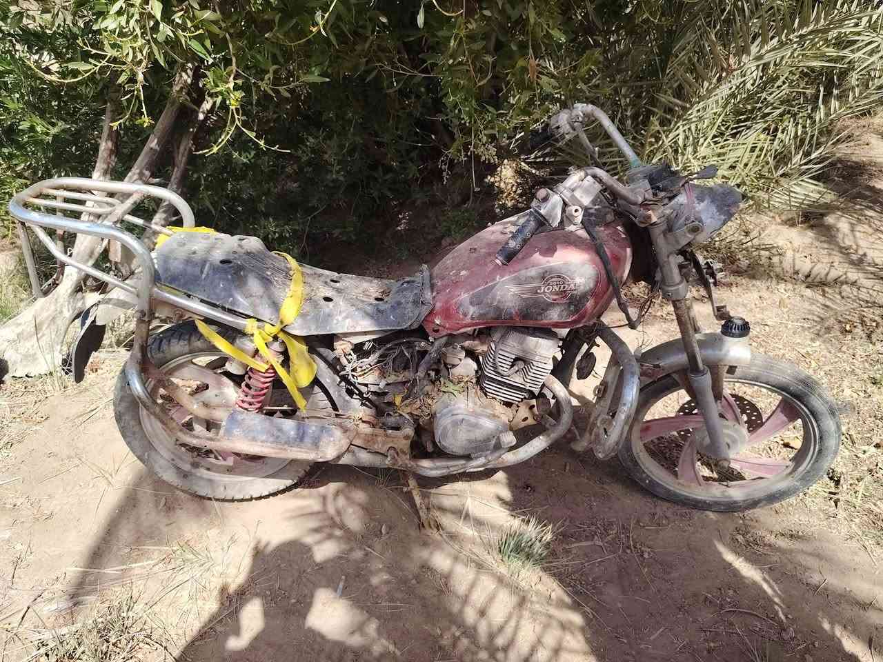 دراجه جونده للبيع كومة حديد ب120وبيها مجال مكان الديوانيه الحمزه الشرقي ***********
