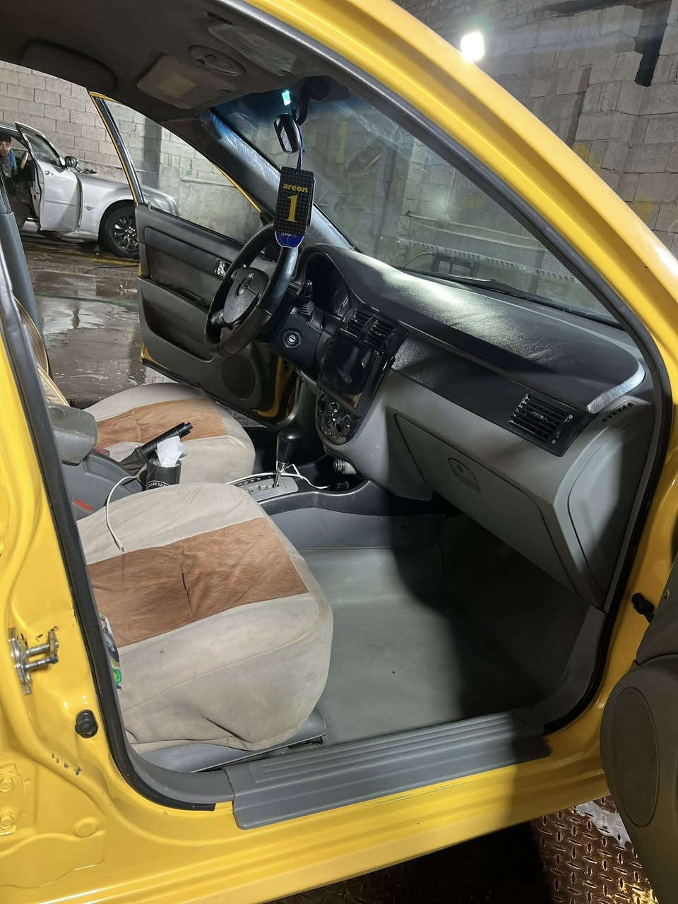 أوبترا ٢٠١٢ شركة العامة سنويه بسمي مكينة جديده ليوم شادها نضيفة لسياره ماناقصها شي غرامات مابيها صفر السعر ٧٠ بيها مجال قليل بغداد الشعب ***********
