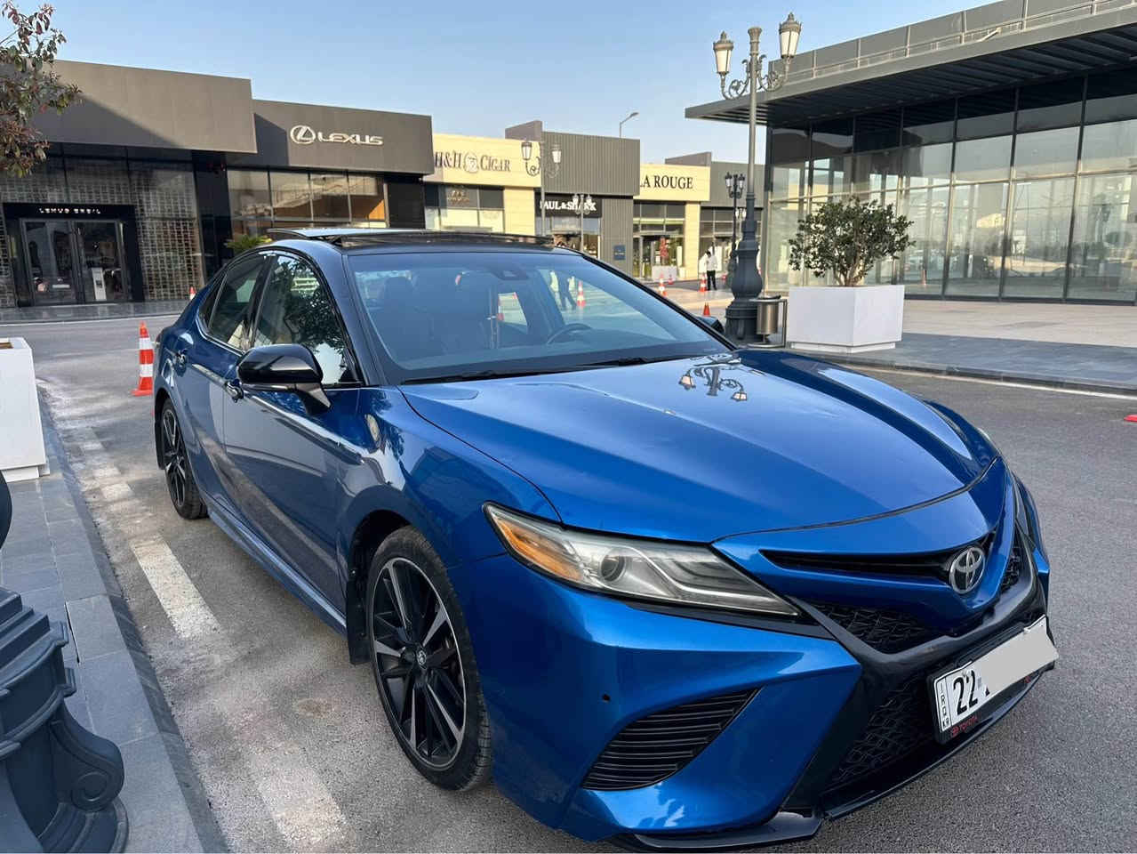 سلام
Camry XSE 2020 / کامری
مەکینە٢.٥ 
بەنزین
٤ سیلندەر
 سەقف بیلادی رەش و پانۆراما
تەنها ١٠٨ هەزار کم رۆیشتیە

زیان: چوار پارچە لای شۆفێر سبوخی هەیە،
و جاملغی سەکن تعديل و دەرگای دواوەی سکن تعديل

سوناری تەواوی ئۆتۆمبێلەکە لام هەیە
ئێرباگەکان هەموویان ساغن 💯

تایبەتمەندییەکان
• پانۆراما
• کورسی هیتر و جڵدی کۆمپانیای تۆیۆتا
• شاشەی گەورە
•  تایە نوێ • ویل قەبارەی ١٩
• ڕاداری پێشەوە
• حەساسات

گێر و مەکینە بەشەرت
4T1K61AK7LU337075

نرخ :١٤٩ وەرقەو مەجال

شوێنی ئۆتۆمبێل : هەولێر
***********

———————————————

سلام
Camry xse 2020/ كامري

محرك  2500cc بانزين 
محرك ٤ سلندر 
صقف بيلادى اسود
ماشية فقط الف   km 108
السيارة للبيع 

الضرر: صفحه سايق صبغ 
و جملغ صفحه سكن تعديل و باب خلفى سكن تعديل 

الي يحب موجود عندي سونار للسيارة كامل 

إرباكات كلها سليمه 💯

المواصفات
•سياره بانوراما
•كوشين هيتر و جلد شريكه تيوتا
• شاشة كبيرة
طخم تاير جديد • ويل قياس ١٩
• رادار امامي
• مثبت سرعه

كفاله كير مكينه
4T1K61AK7LU337075
السعر : ١٤٩$ و معامله 
مكان السيارة اربيل

*********** أربيل, العراق
