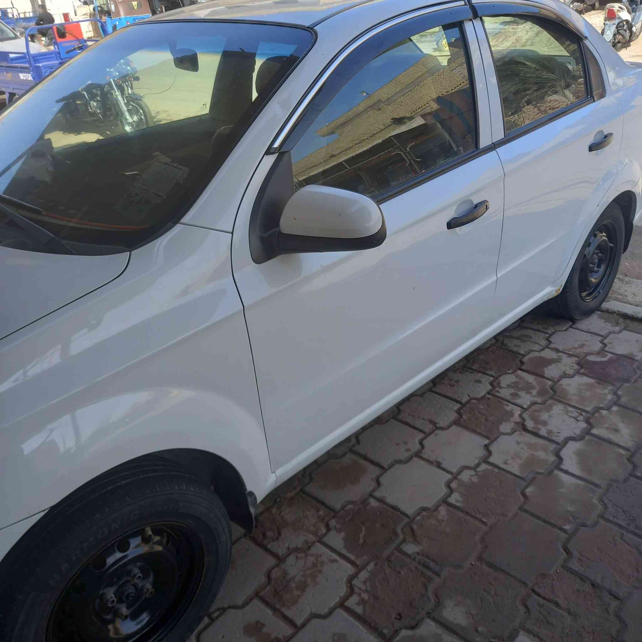 افيو 2011مكفوله من كلش مكاني واسط كوت السعر 75 وبيها مجال ***********
