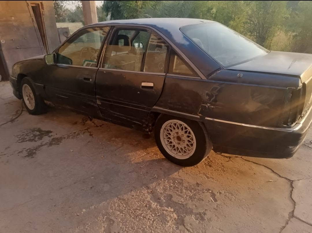سلام عليكم
اوبل اوميكا كير محرك مكفولات بيها فقط كاردن

تحويل مباشر نظافتها شوف العين

مكاني تاجي مقابيل من شئت نصر

موديل ٩١

***********
