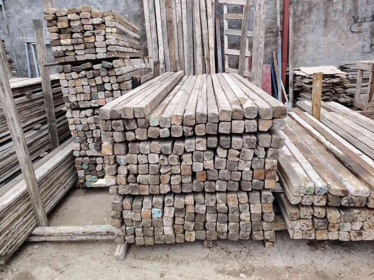 قالب خشب للبيع روسي تارس العدد 24مكعب وابيع نص القالب اتصال ***********، *********** المكان الحله المركز،،
