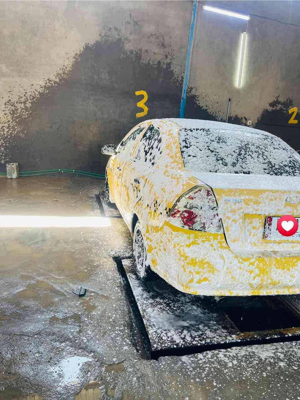 السلام عليكم افيو موديل 2010خليجي للبيع گير عادي مكفوله من الضربه القويه وشواصي بيه جاملغ بارد تبريد شغال 
بيه منضومه غاز كهربائيات كلها شغاله سياره ماعايزه شي دواخل نضيفه عليه هيئه وغرامات 720الف ينزل من سعره للاستفسار ***********السعر 45 بيه مجال
