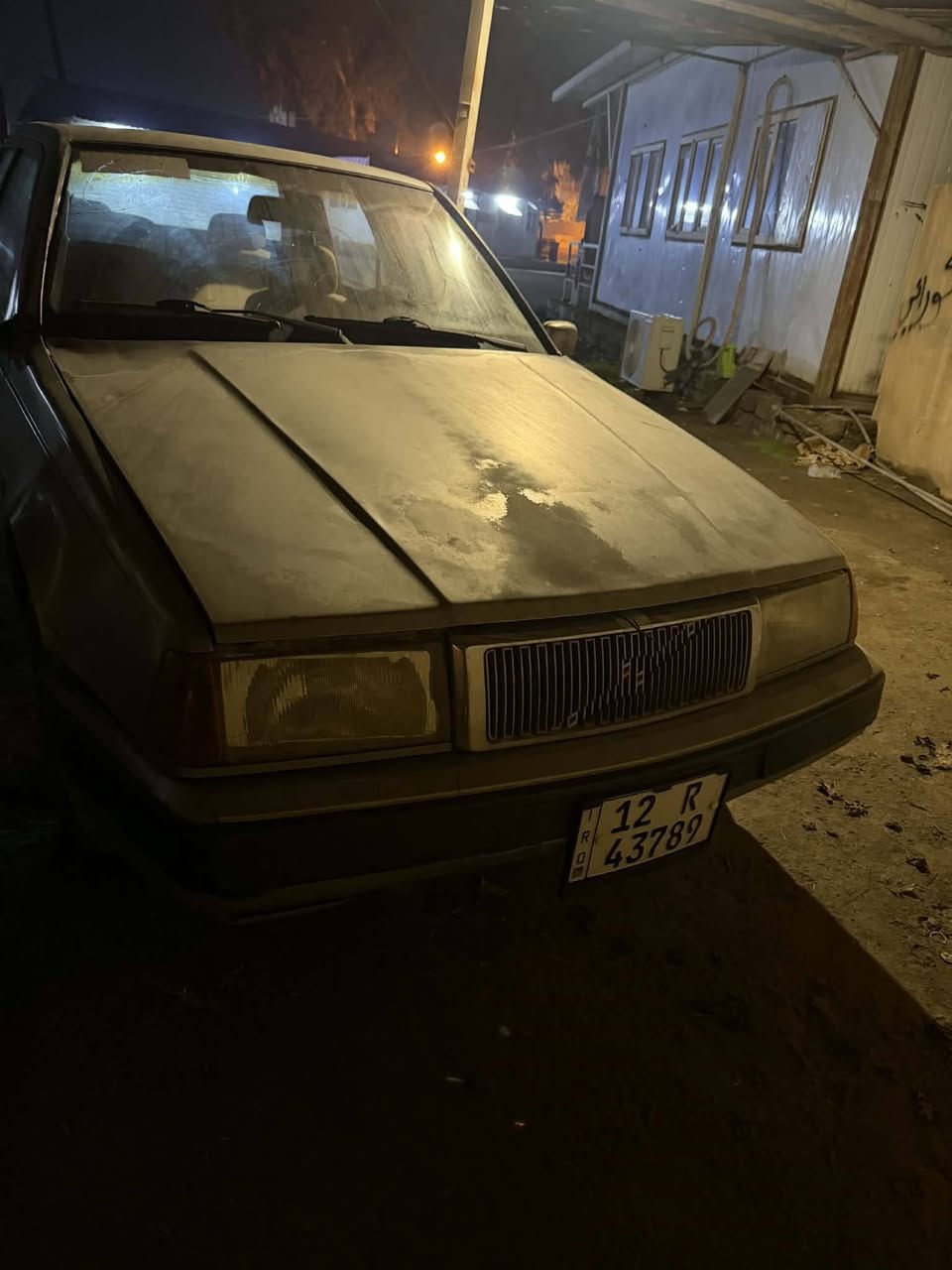 السلام عليكم
ڤالڤو للبيع حجم 460 موديل 1992
رقم نينوى باسمي كابون بنزين بيها 
بيها نص جاملغ الورى السائق مصلح
 وما مصبوغ وباب الورى السائق مبدل
 ومصبوغ باقي الهيكَل شرط 
السعر 19ورقة وبيها مجال 
***********
