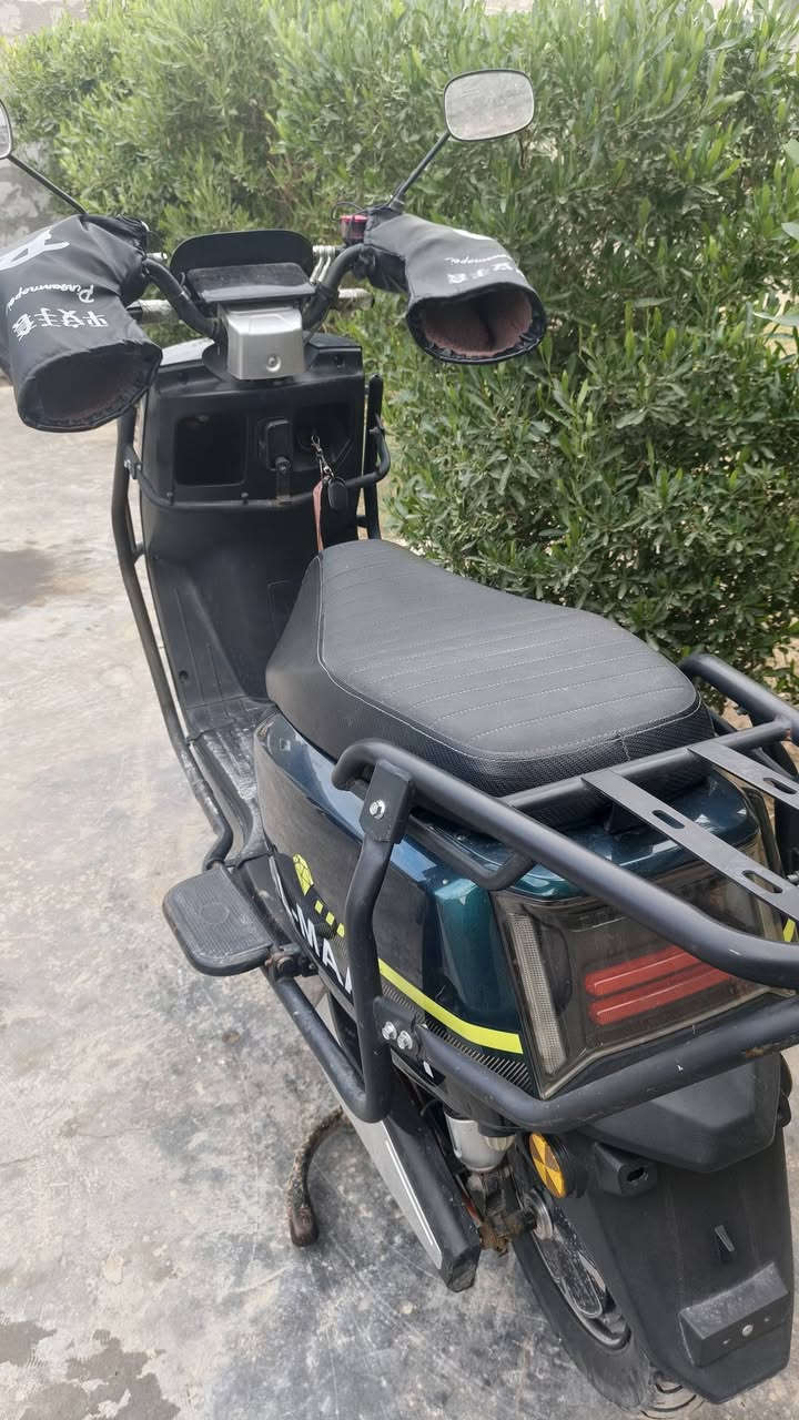 من رخصت الادمن
دراجة سكنس شحن للبيع 
جديدة كاملة مابيه اي نقوصات
بطاريات ع الفحص. حسب رغبة المشتري
سعر ٦٥٠ استفسار ع الخاص باقي التفاصيل 
*********** هاذ رقمي
