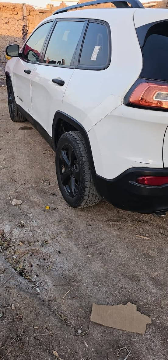 للبيع جيب بزون 2017 ذي قار
تبديل بنيد وجاملغ السيارة جاهزة كتاب فحص موجود سعرها 115  الغراف تحويل ثاني يوم 

تلفون ***********
