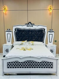 سرير • أثاث • غرفة نوم