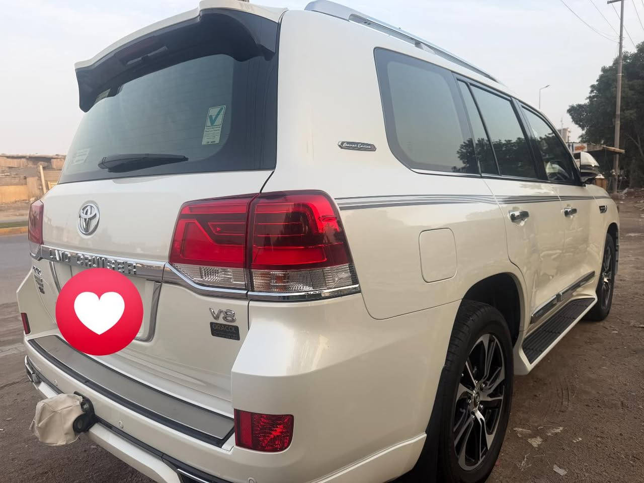 السلام عليكم للبيع لاندكروز موديل2021تكمه وسنويه ساز  باب الأول رقم بغداد ابسمي تحويل ثاني يوم. مكفول كفالة عامه. مغلفة نانو 
فول موصفات 1/1
بصمه تشغيل 
بصمه أبواب لمس (الابواب الامامية هوليكرام ) 
تشغيل عن بعد 
فتحه سلايت
كشنات ثنين كهرباء 
كشنات جلد 
8ايرباك 
زراكات 
مري شفط 
شاشات خلفيه 
مطفايه حريق 
جنطه شفط 
سبعه راكب 
ثلاث قطع تبريد 
محرك 8اسلندر 
حساس امامي 
حساس خلفي 
سبير منازل 
وباقي موصفات ساز معروفه 
ماشيه 63 الف حقيقي  
الاستفسار اتصل على الرقم ***********
مكان البصره الطويسة 
السعر 625 ورقة
