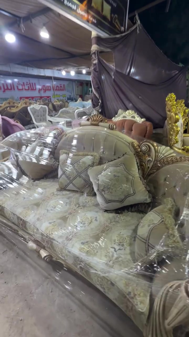 ‏صالة طعام إيطالية فات ات عدد ‫2+‬ تخم 10 مقاعد إيطالي +طبلات عدد٣ العنوان بغداد السيديه معرض القمة هوم للاستفسار الاتصال على الرقم***********
