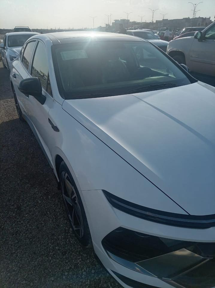 السلام عليكم سوناتا موديل 24 
نضام اقصاد السياره رقم بغداد الجديد وارد خليجي مكفوله من اي شيء الون ابيض كما موضح محرك 2500 بانوراما 
شاشه كار بلي وضعيات قياده كشن السائق والراكب كهرباء تبريد المس تبريد خلفي تحكم شفتات دراكسون قياده ذاتيه ابواب دخول ذكي بردات خلفيه هاند بريك كهرباء
بيع فقط العنوان البصرة مكلف في النشر متوفر 
#واتساب ***********
وتصال ***********
