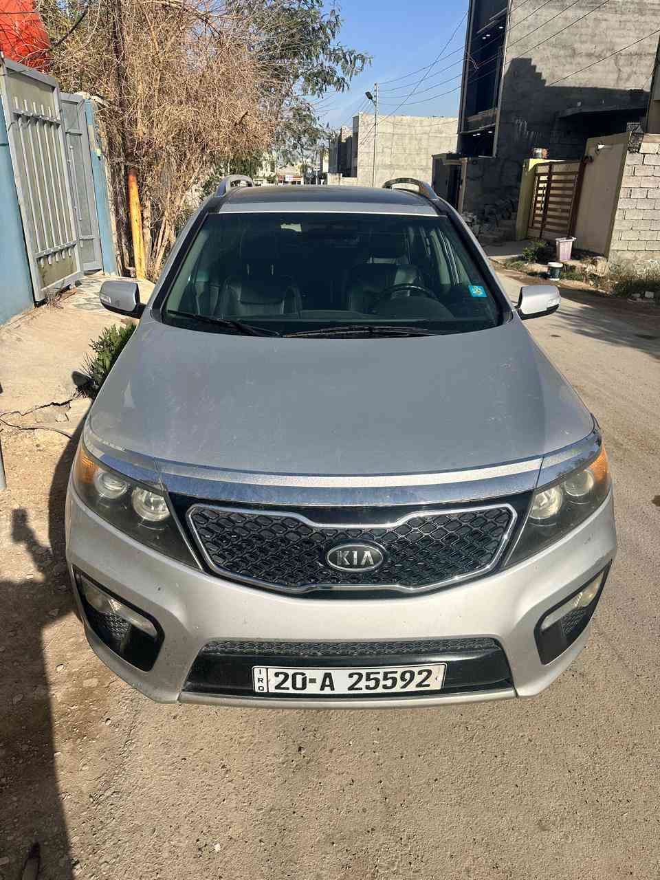 السلام عليكم
سورنتو 2011

XL

فول مواصفات

محرك 6سلندر

7راكب

فور ويل

كشنات كهرباء

كشنات جلد 

بانوراما

بصمه تشغيل

بصمه ابواب 

كشنات تدفئه

داخلها جلد اسود

السياره ليبل واحد 

صبغ بنيد بدون حادث وباب خلف السكن وشويه من باب السائق

***********

السعر135
