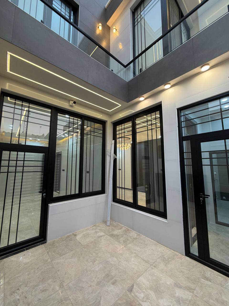 ✨دار للبيع بالنجف حي الجامعه 26✨
         🔥شارع 10 خلف المدينه المائيه 🔥
           دار للبيع مساحه150متر طابقين
                        ((الابعاد7.5*20))

 الدار يحتوي على ⏬⏬
🔷غرف نوم. عدد4
🔷استقبال  + صالة عدد 2
🔷مطبخ 
🔷مجموعات صحية عدد 3
🔷بيتونة +مخزن
-----------------------------------------------
 تفاصيل البناء ⏬⏬⏬⏬⏬
✨ اساسات كونكريت مسلح  
✨ حدادية درجه اولى
✨بناء كله  9 انج  
✨منضومة سبالت + كاميرات مراقبة + شاشة 
✨الابواب خشب صاج 
✨جبس بورد  + سحبات 
✨ ديكورات بديل الخشب+بورسلين 
✨منضومت غاز 
✨ماطور ماء + خزان ماء + سخان+  مغاسل 

للاستفسار  الاتصال على الارقام التالية 

☎️***********☎️الحاج زمن عظيم

☎️*********** غدير الساعدي ☎️

         ✨او مراجعة مكتب زمن عظيم للعقار  ✨ 
               ✨عنوان المكتب حي الجامعه ✨
                    (مقابل المدينه المائيه  ) النجف, العراق
