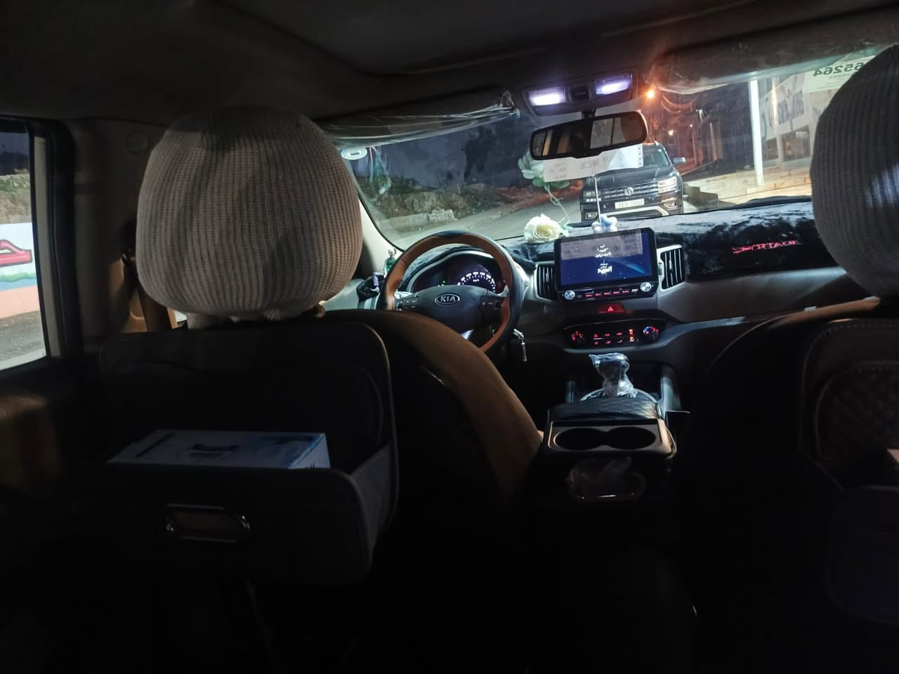 السلام عليكم
سبورتج 2011 سيارة حيل نضيفة احلى من الصوره 
بيها نص باب اليمين صبغ فقط بدون بارد طخم تاير جديد الصدر الامامي جديد الخلفي جديد السيارة مالبيت مواصفات كدام العين معروفة بانوراما 
تفاصيل اكثر اتصال على الهاتف ‭0751 778 9642‬
العنوان الموصل
