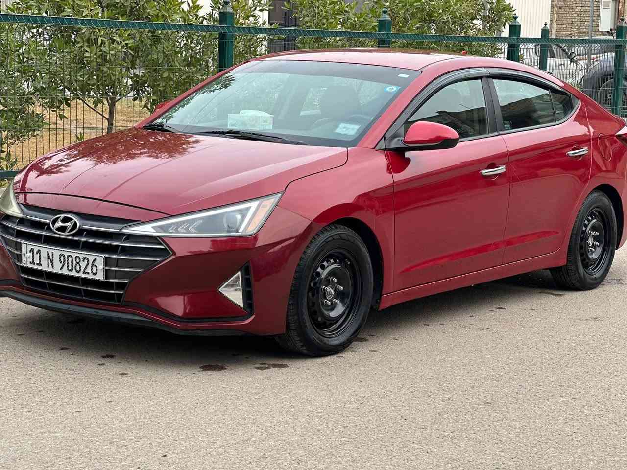 السلام عليكم
الإنترا امريكي 2019
حادثها موجود داخل الصور 
السيارة كامله من كلشي متصرف عليها كلشي 
محركها 2000دوش 
ماشية 75000 ميل 
رقمها بغداد 
المواصفات معروفه Se
سيارة نضيفة مثل ما موضحة في الصور 
السعر ١٣٥ ورقة بيها مجال قليل 
الاستفسار اتصال 
***********
العنوان بغداد الدورة
