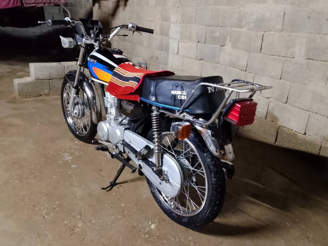 سلام عليكم دراجه البيع شاصي 20 ارشا تعمير 25 كله اصلي مكينه رابيدو  عوزه بس كهربئات كله غرضه شغاله وراق مكمركه وكامله نضيفه اورقه كلشي مانقصه فقط كهربئات سعر 900 وبيه مجال المكان حي الحكيم كبال المخازن الغديئه رقمي ***********
