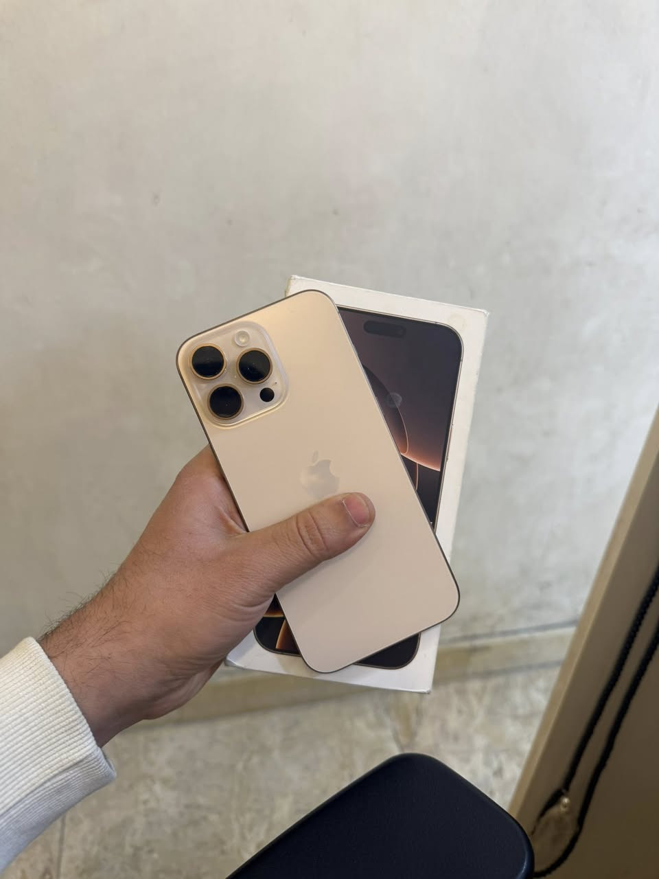 ايفون 16 برو ماكس 256 بي اشعار منً ابل قطعه اصليه بطاريه 100 السعر 1250 اي خلل مابي
ايفون 16 بلاص ذاكره 128 بطاريه 98 السعر مليون قفله مكفول اي خلل مابي للبيع او مراوس مكان حريه ساحه عدن ***********
