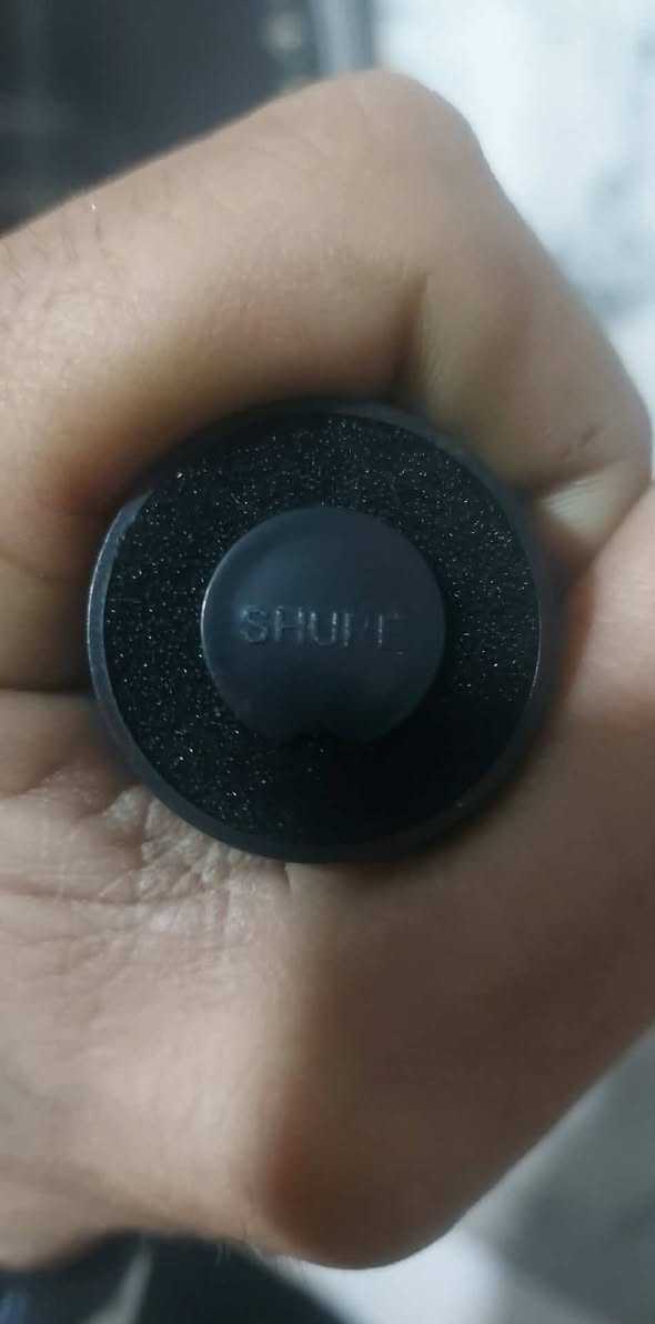 للبيع مايك بيتا 58 صناعه مكسيك فقد يده بعدو جديد بجيس علا تردد الشركه بدون جهاز  اسعر 40  اتصل ***********
