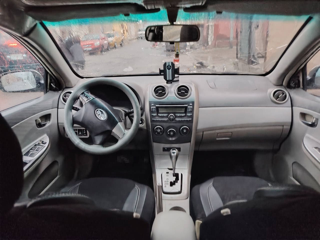 للبيع بي واي دي 2012 G3
رقم بغداد سنوية نافذه سنتين شرط الوكاله والتحويل طختها  بالجاملق الخلفي عكس السايق مكان السيارة الموصل *********** السعر 45
