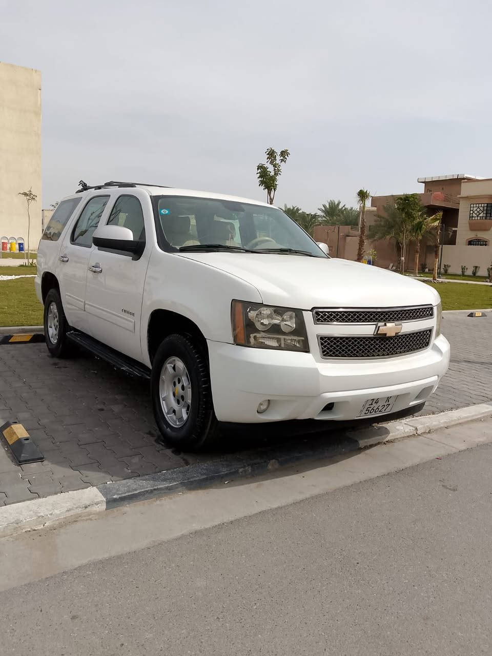 السلام عليكم ورحمة الله تاهو للبيع موديل 11
السياره وارد امريكي كفاله من الضربه 
السياره جاهزه من كل النواحي 
مكينه كير حداده تخم تاير كلا جديد 
باتري جديد لا يتات زنون السياره مال بيت 
مابيهه كل نقص رقم بصره بسمي 
السياره بيهه اشخوط وكحلتهم 
السعر 185وبيه مجال حك جيتك 
لاستفسار ***********مابي واتساب فقط اتصال شريحه
