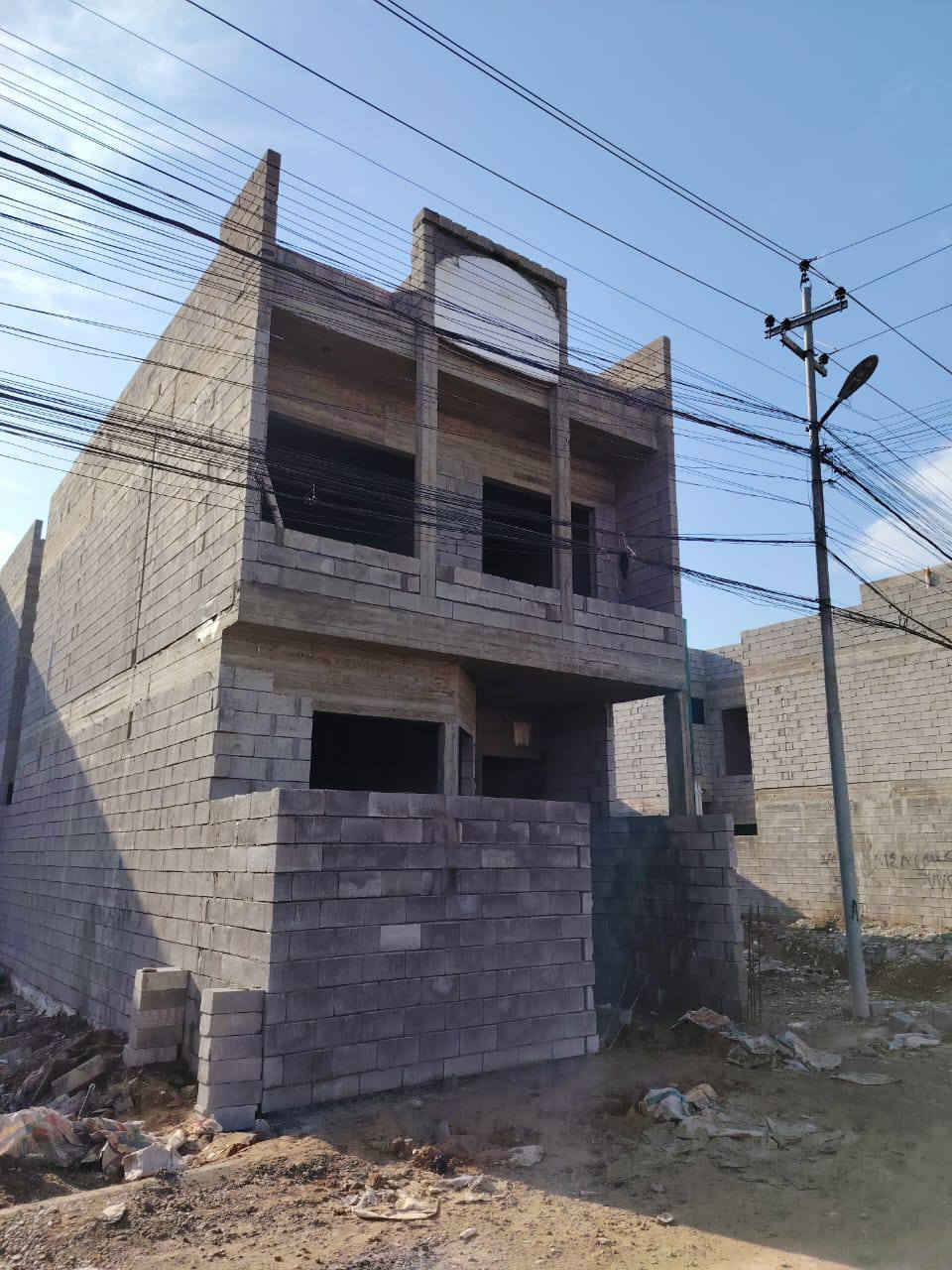 🛑 #عروض_مكتب_الساير
🛑 هيكل  #للبيع في  مزارع زيونة
               مقابل دائره المرور.. 

🛑 مساحة الهيكل 111) متر  🏠 . 

🛑 مساحة الواجهه  ( 6.35) متر 🏗.

🛑 خدمات كامله ماء 💧 وكهرباء ⚡ شارع تبليط 
       🛣 
🔴الهيكل طابقين

🔴الهيكل بناء حديث  .. مجهز باحدث مواد البناء 

🛑 سند الهيكل  جمعيه العدل شارع20 مقابل جامع حازم الليلة
معامله تمليك كامله(وصل بلديه) 📜 .

🛑 للاستفسار الاتصال على الأرقام التاليه :***********
***********
..........

🛑 عنوان المكتب موصل/ مزارع زيونة

🛑 نستقبل كافة عروضكم التجاريه والسكنيه والزراعيه 
      والجمعيات .
مزارع زيونة في الموصل
