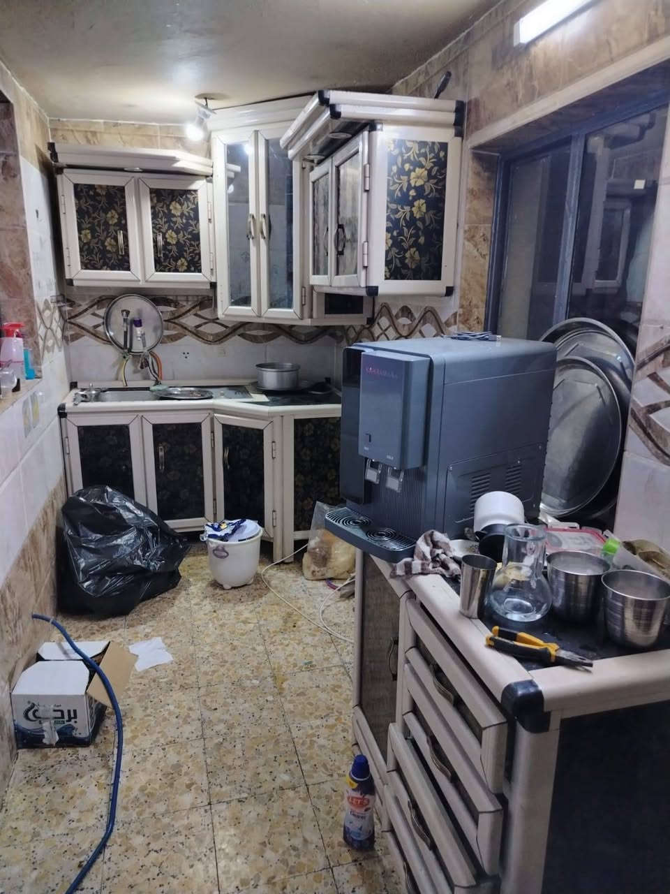 كاونتر البيع نضيف كلش سعره 250 بغداد حي العامل ***********
